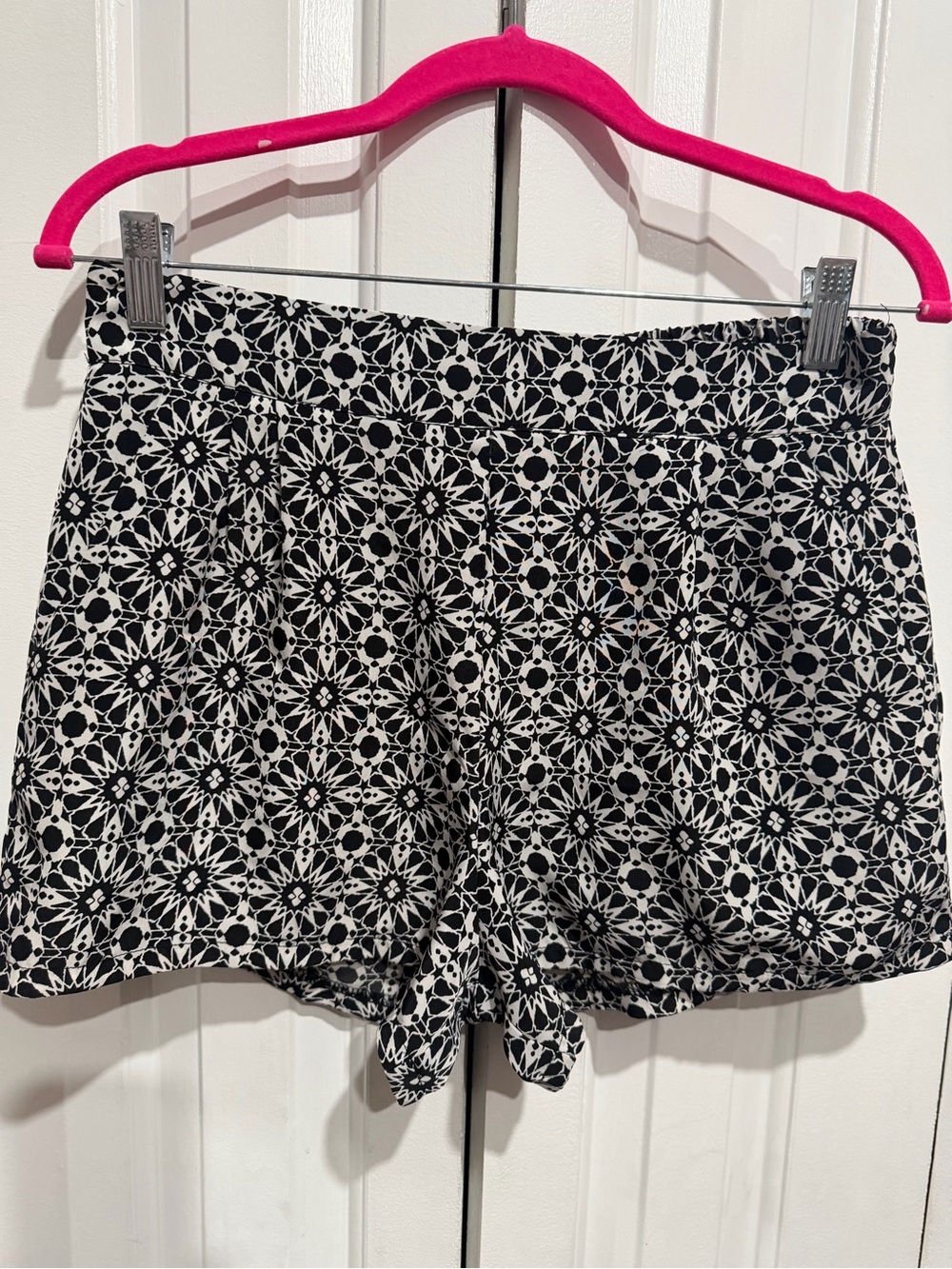 one clothing Black & White Floral Mosaic High-Waist Shorts